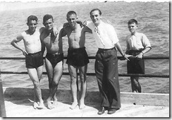 FERNANDO GUERRERO Y AMIGOS EN BA æO EN LA PLAYA DE NADOR